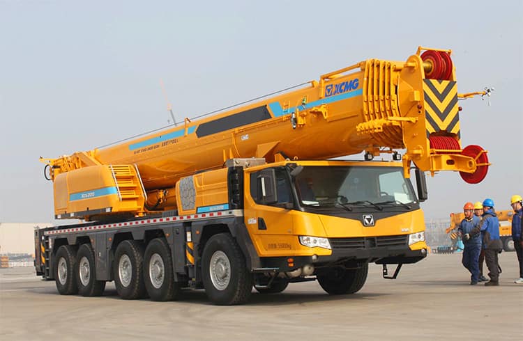 HEAVY CONSTN.  EQUIP._ CRANES  LEASING